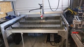 Plasma cutting table